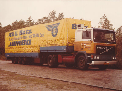 Tekno Tekno Volvo F12 with classic 3-axle tilt trailer WINTERSWIJK TRANSPORT / WILLY BETZ
