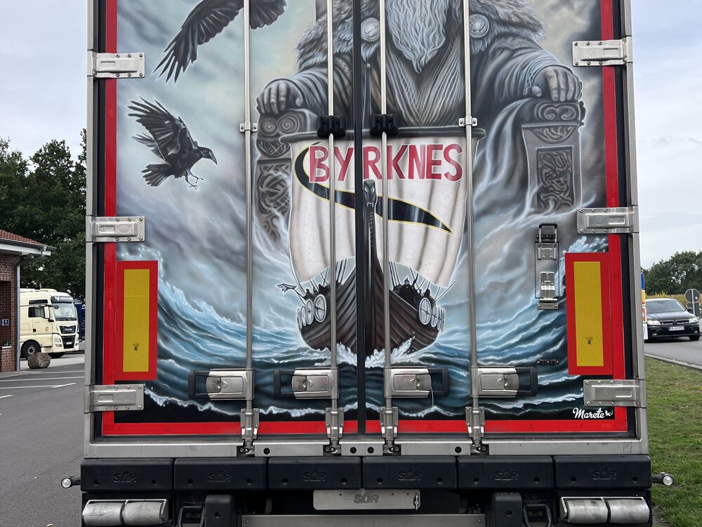 Tekno Tekno Scania NGS Highline 6x2 with 3-axle reefer trailer BYRKNES