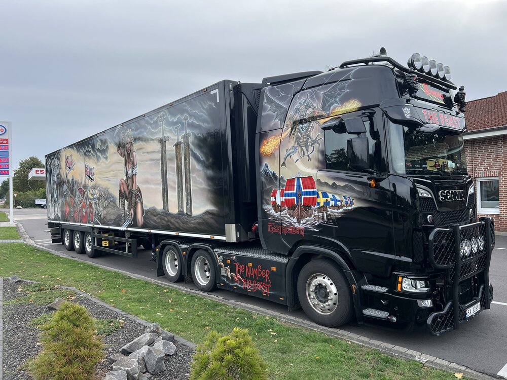 Tekno Tekno Scania NGS Highline 6x2 with 3-axle reefer trailer BYRKNES