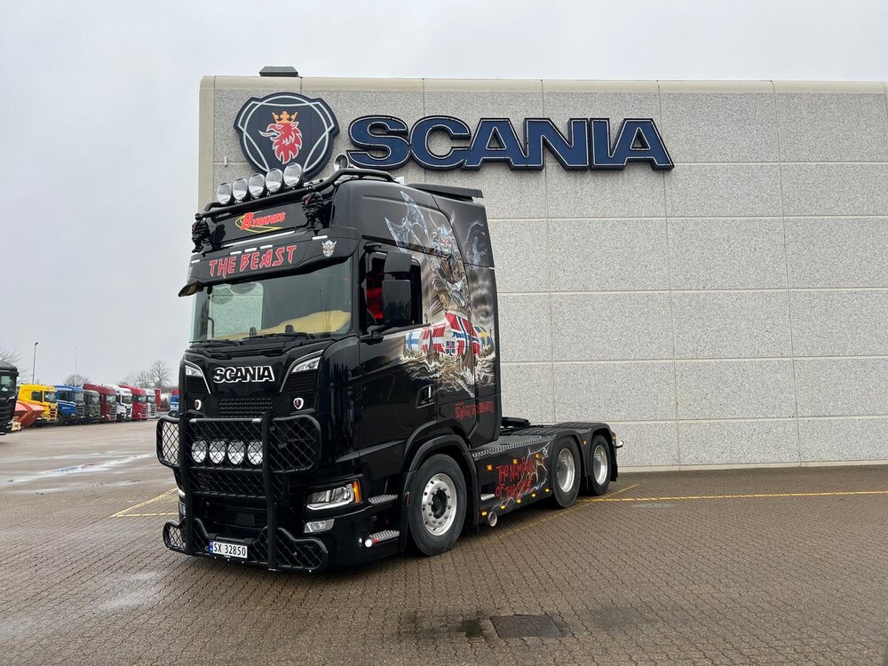 Tekno Tekno Scania NGS Highline 6x2 met sleepas en 3-assige koeloplegger BYRKNES