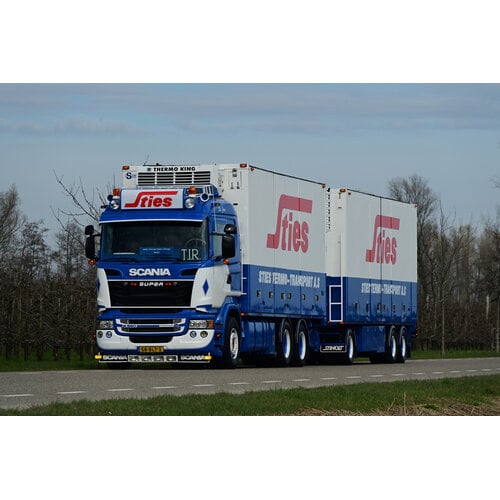 Tekno Tekno Scania R560 Riged truck with 3-axle trailer STIES Tekno Tekno Scania R560 Riged truck with 3-axle trailer STIES