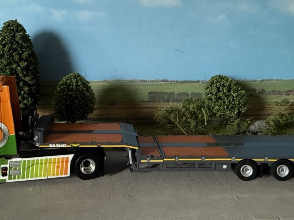 WSI WSI Volvo FH5 Globetrotter electric 4x2 with 3-axle semi lowloader VAN DER VLIST