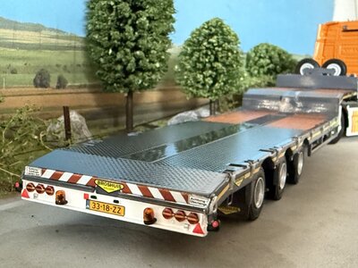 WSI WSI Volvo FH5 Globetrotter electric 4x2 with 3-axle semi lowloader VAN DER VLIST