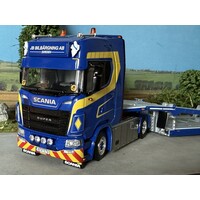 WSI Scania S Highline 4x2 with 3-axle Truck transporter JB BILBÄRNING