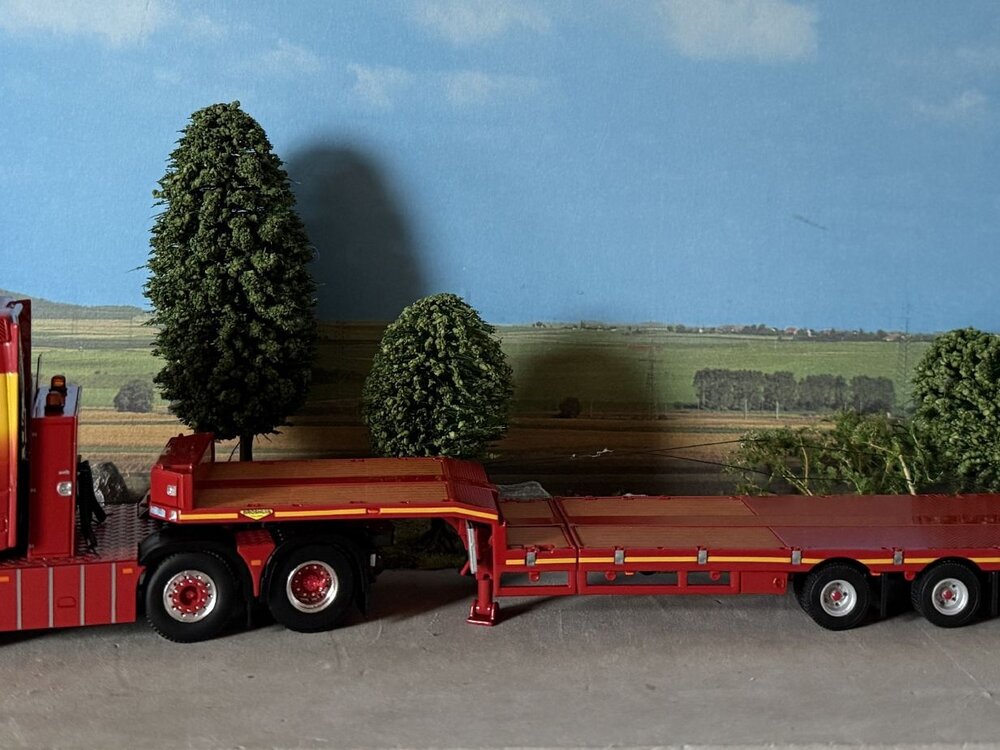 WSI WSI Volvo FH5 Globetrotter 6x2 met 3-assige twin steer semi dieplader KLAAS KUIPER TRANSPORT