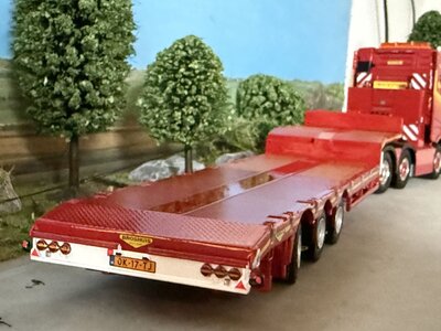 WSI WSI Volvo FH5 Globetrotter 6x2 with 3-axle twin steer semi lowloader KLAAS KUIPER TRANSPORT