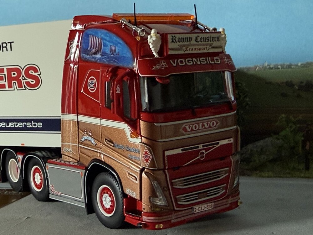 Tekno Tekno Volvo FH05 Globetrotter XL + 3 as zamac koeloplegger RONNY CEUSTERS