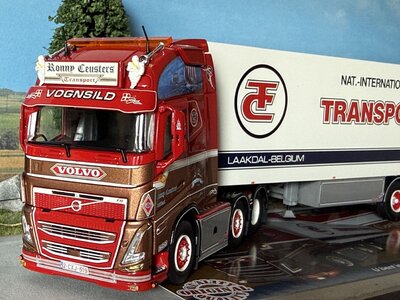 Tekno Tekno Volvo FH05 Globetrotter XL with 3-axle zamac reefer trailer RONNY CEUSTERS