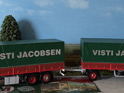 Tekno Tekno Volvo F12 motorwagen met 3-assige huif aanhanger VISTI JACOBSEN