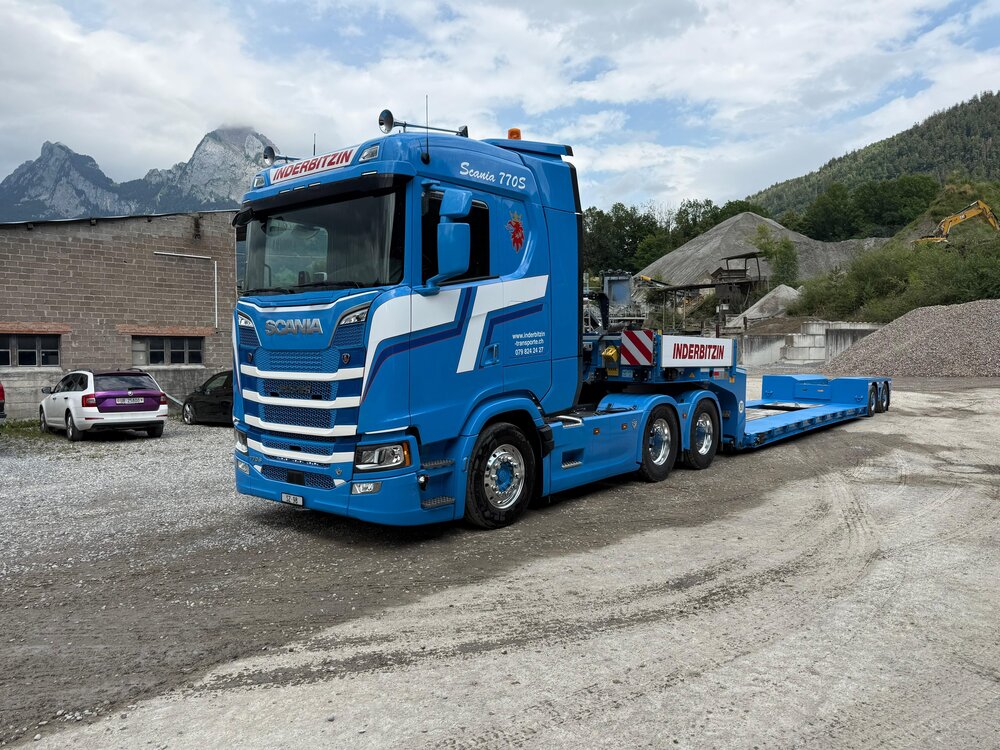 Tekno Tekno Scania NGS normal roof 6x4 met 2-assige Broshuis dieplader INDERBITZIN