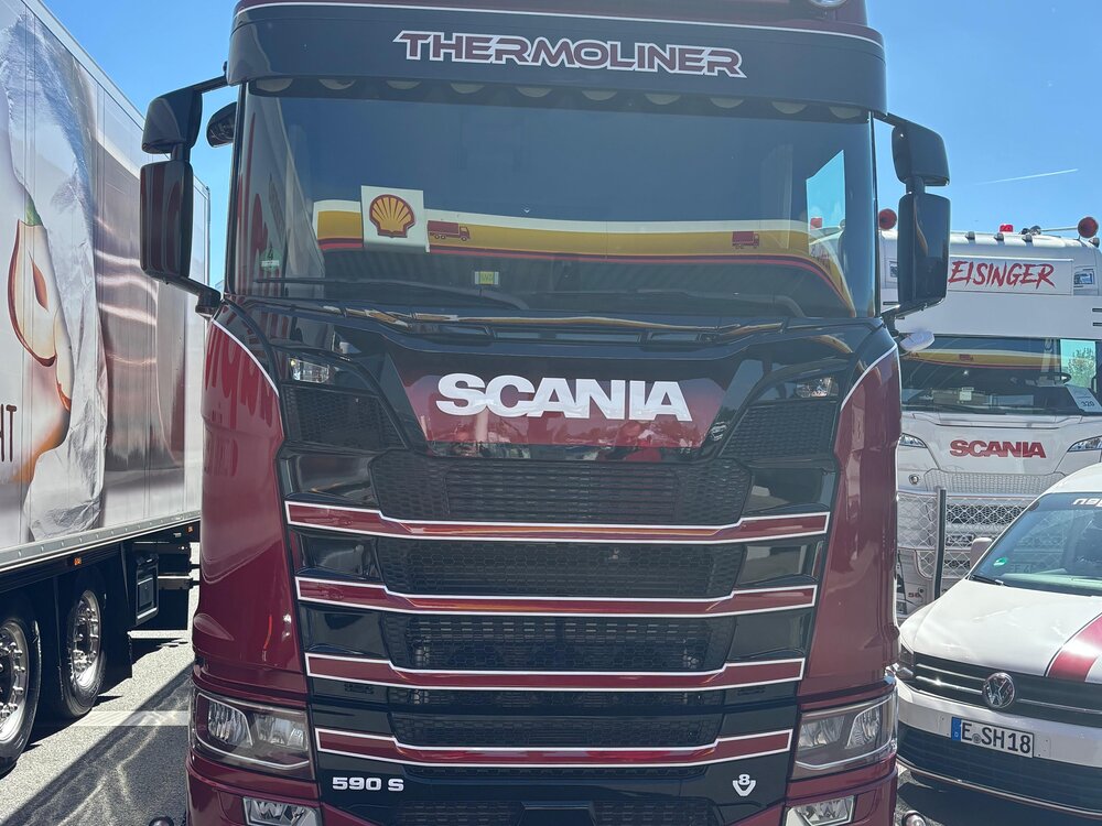 Tekno Tekno Scania NGS Highline 4x2 met 3-assige koeloplegger HEINRICHS