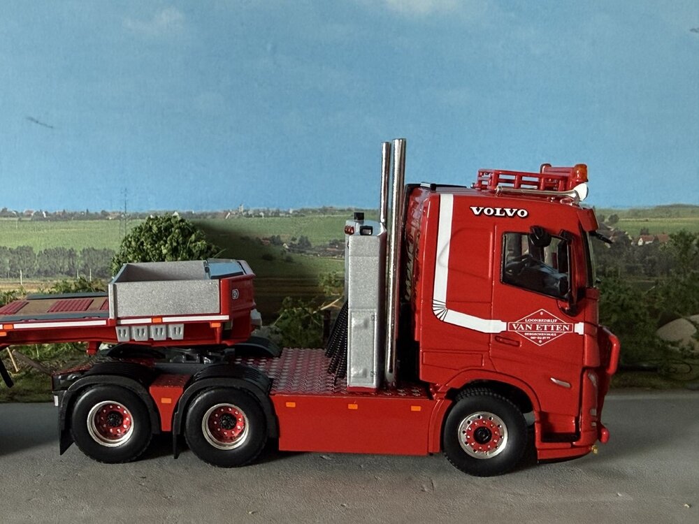 WSI WSI Volvo FH5 sleeper cab 6x4 with 4-axle low loader + 1-axle dolly LOONBEDRIJF VAN ETTEN