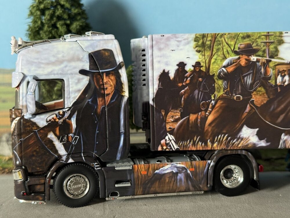 WSI WSI Scania S Highline 4x2 met 3-assige koeloplegger HEIDE LOGISTIK