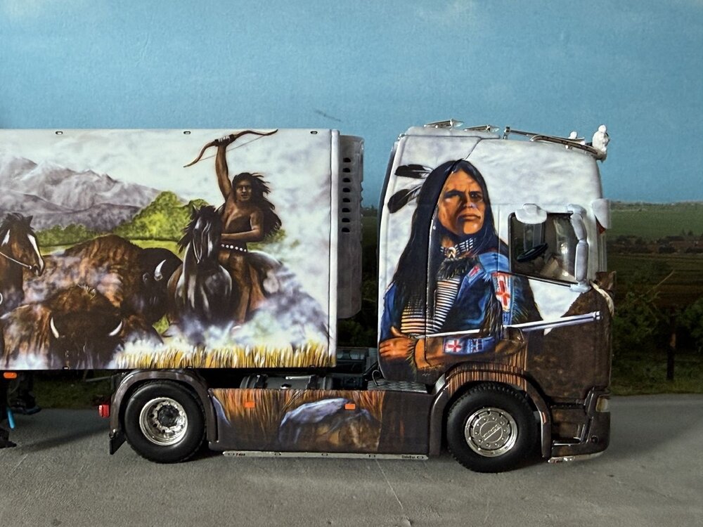 WSI WSI Scania S Highline 4x2 met 3-assige koeloplegger HEIDE LOGISTIK