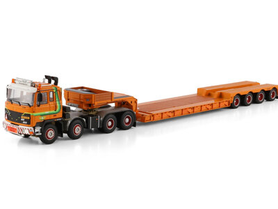 WSI WSI FTF FS serie 8x4 with 4-axle euro lowloader VAN DER VLIST Groot Ammers