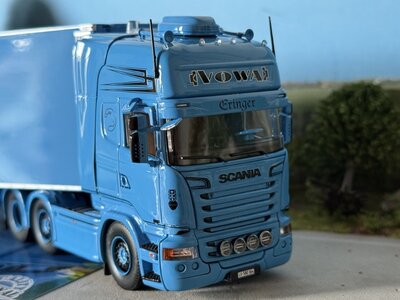 Tekno Tekno Scania R-serie Streamline Topline met 3-assige koeloplegger VOWA ERINGER