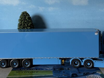 Tekno Tekno Scania R-serie Streamline Topline   with 3-axle reefer trailer VOWA ERINGER