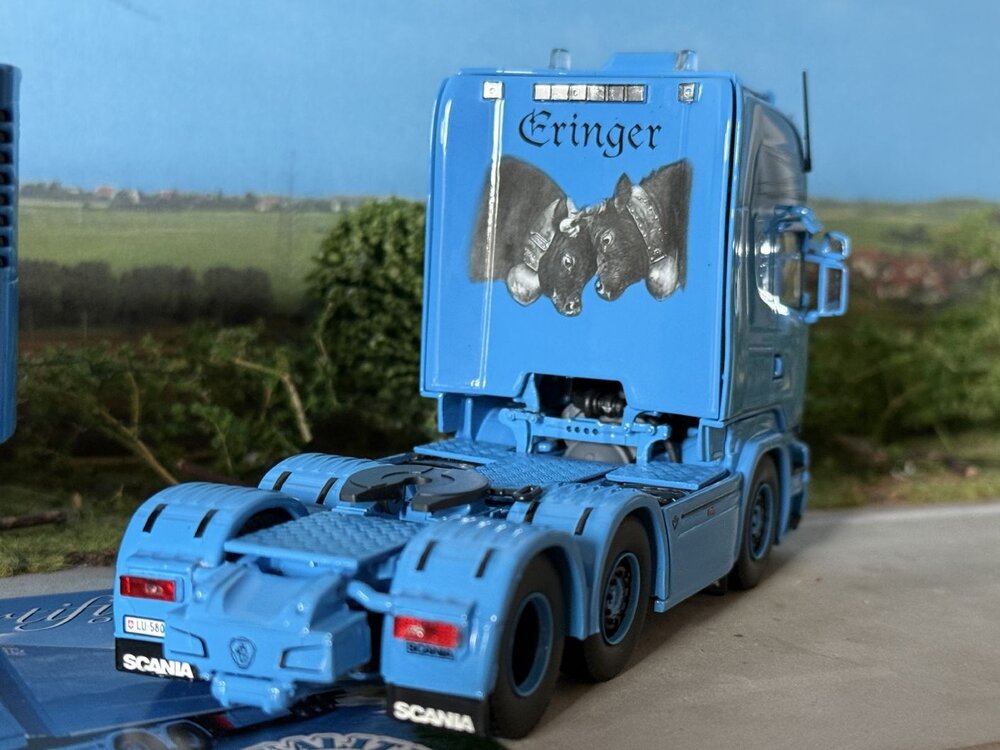 Tekno Tekno Scania R-serie Streamline Topline met 3-assige koeloplegger VOWA ERINGER