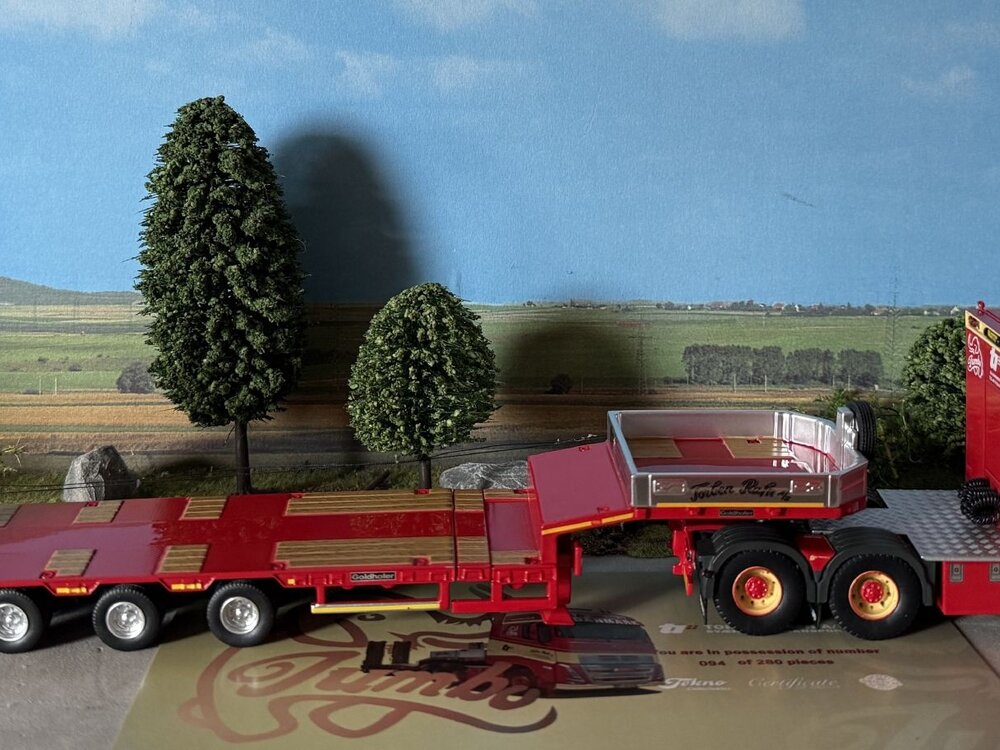 Tekno Tekno Volvo FH05 Globetrotter XL 6x4 with 4-axle Goldhofer lowloader TORBEN RAFN