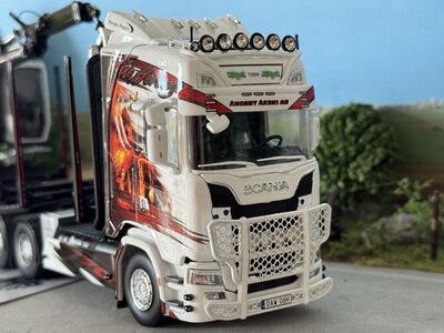 Tekno Tekno Scania Next Gen 770S Highline 4-axle riged truck with 3-axle Swedish wood trailer ANGEBY AKERI - Copy