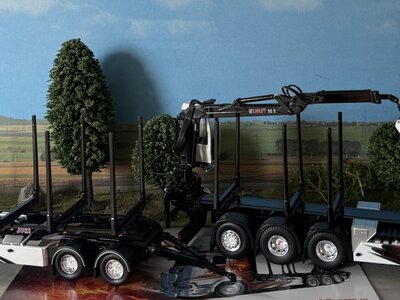 Tekno Tekno Scania Next Gen 770S Highline 4-assige motorwagen met 3-assige Zweedse houtaanhanger ANGEBY AKERI