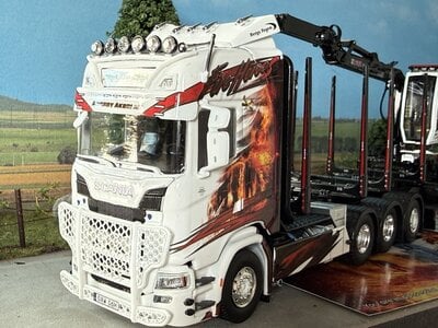 Tekno Tekno Scania Next Gen 770S Highline 4-axle riged truck with 3-axle Swedish wood trailer ANGEBY AKERI - Copy