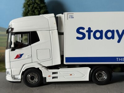 Cavallino Cavallino DAF XG+ met 3-as koeloplegger STAAY FOOD GROUP