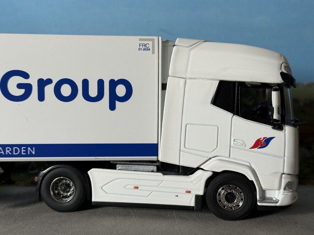 Cavallino Cavallino DAF XG+ met 3-as koeloplegger STAAY FOOD GROUP