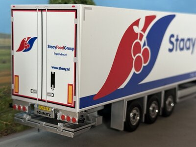 Cavallino Cavallino DAF XG+  with 3-axle reefertrailer STAAY FOOD GROUP