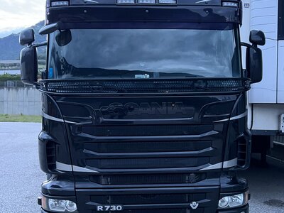 Tekno Tekno Scania R Topline 4x2 with 3-axle reefer trailer MOSER