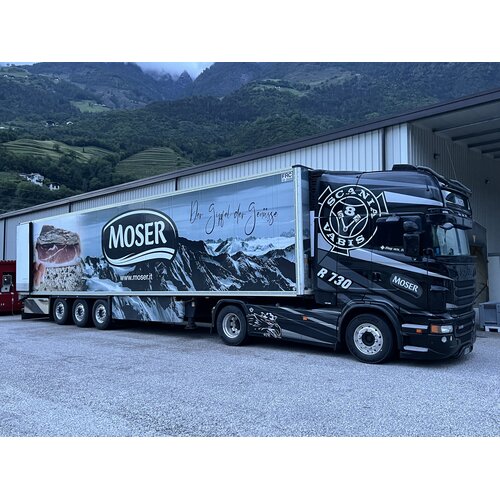 Tekno Tekno Scania R Topline 4x2 with 3-axle reefer trailer MOSER