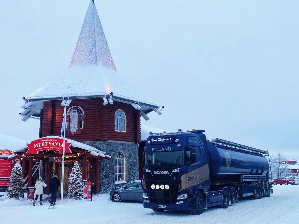 Tekno Tekno Scania Next Gen S-serie met 4-assige silo oplegger ANNE TRANSPORT