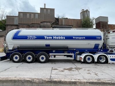 WSI WSI Scania S770 6x2 with 3-axle silo trailer TOM HOBBS