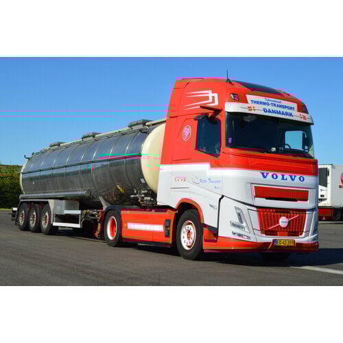 WSI WSI Volvo FH Aero Globetrotter XL 4x2 met 3-assige tank trailer WETTER