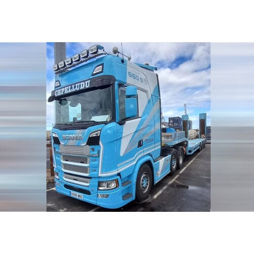 WSI WSI Scania S Highline 6x2 met 4-assige dieplader + oprijplaten CEPELLUDO
