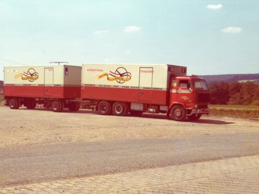 Tekno Tekno Volvo F89 rigid truck with 2-axle trailer VAN DAALEN