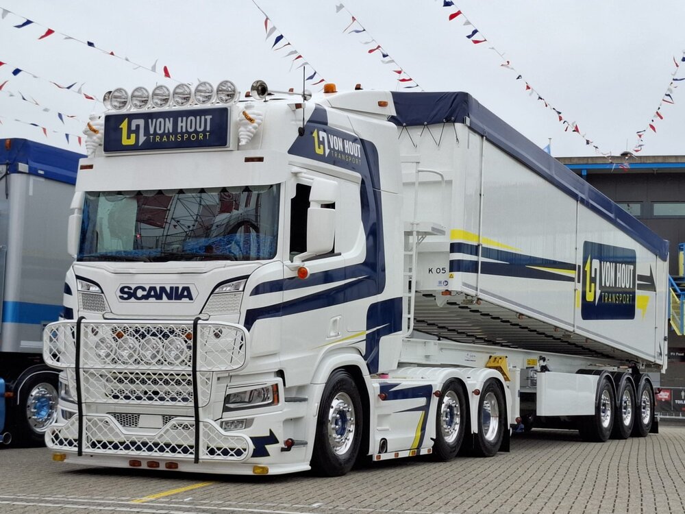 Tekno Tekno Scania NGR 6x2 met 3-assige Stas Kieper VON HOUT TRANSPORT