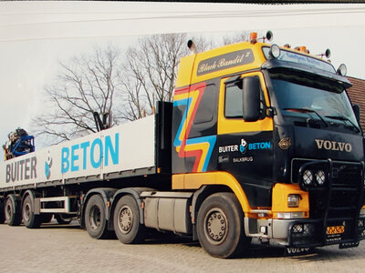 Tekno Tekno Volvo FH 6x2 met 3-as stenen oplegger GERBEN BUITER