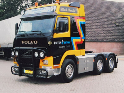 Tekno Tekno Volvo FH 6x2 with 3-axle bricktrailer GERBEN BUITER