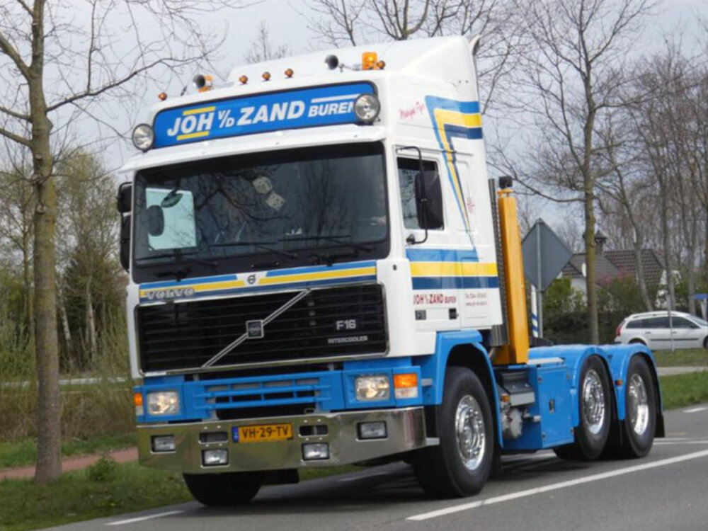 WSI WSI Volvo F16 Globetrotter 6x2 JOH V/D ZAND