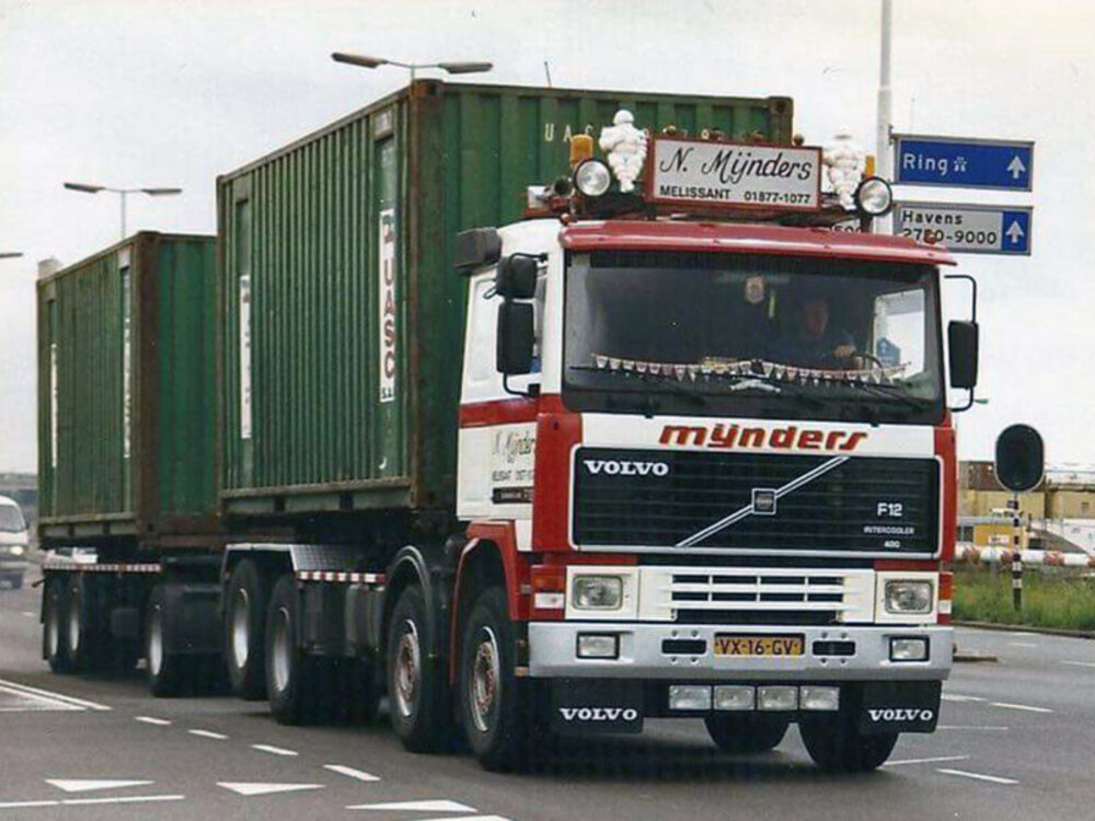 WSI WSI Volvo F12  8x2 -  4-assige motor wagen  + 3-as container oplegger + 2 x 20ft. container N. MIJNDERS