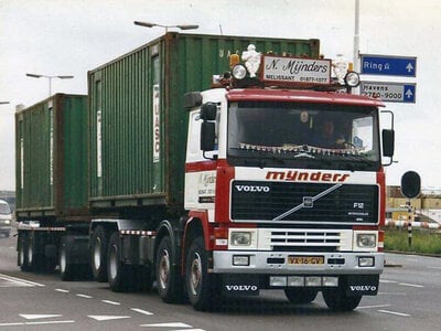 WSI WSI Volvo F12  8x2 -  4-assige motor wagen  + 3-as container oplegger + 2 x 20ft. container N. MIJNDERS