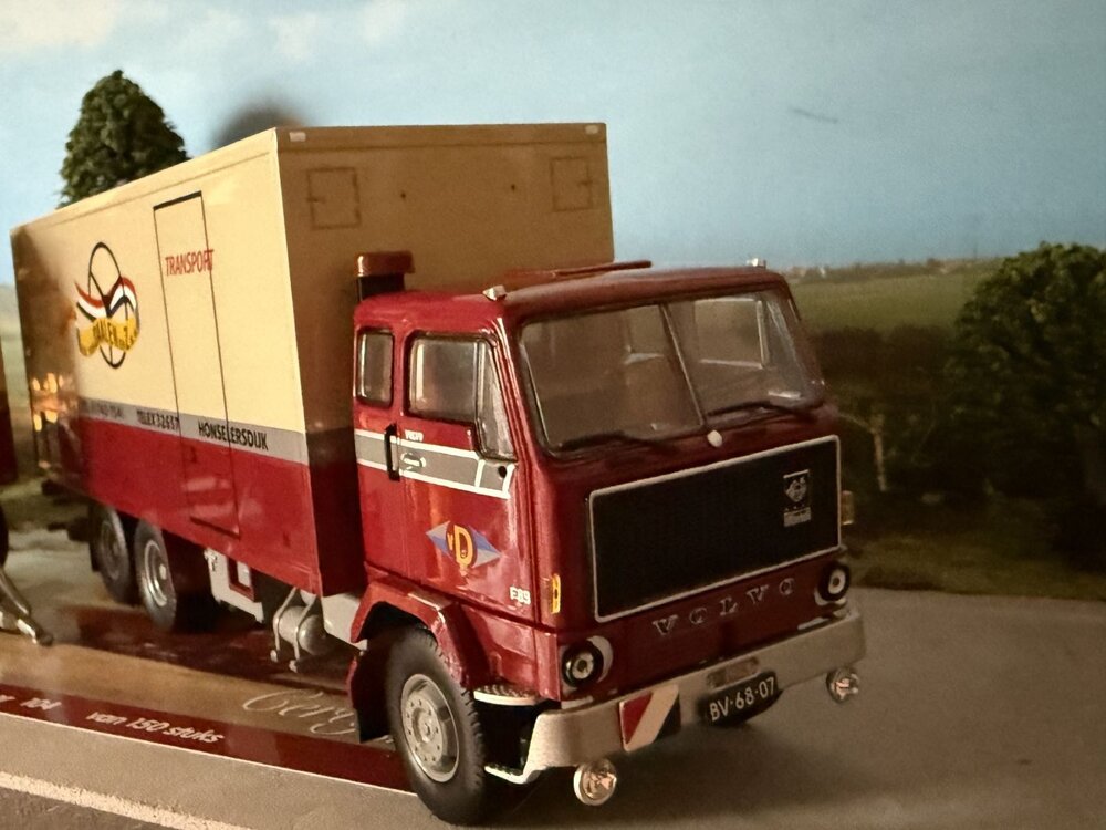 Tekno Tekno Volvo F89 rigid truck with 2-axle trailer VAN DAALEN