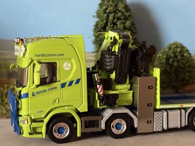 WSI WSI Scania R Highline riged flatbed truck 8x2 with fassi 1100 + jib NORDIC CRANE KYNNINGSRUD