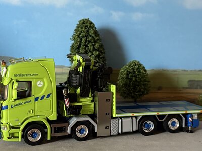 WSI WSI Scania R Highline riged flatbed truck 8x2 with fassi 1100 + jib NORDIC CRANE KYNNINGSRUD