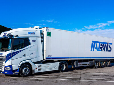 WSI WSI DAF XG+ 4x2 met  3-assige koeloplegger ITALTRANS SPA