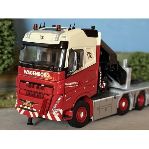 WSI WSI Volvo FH5 Globetrotter 8x2  With palfinger PK 92002 SH + jib WAGENBORG NEDLIFT
