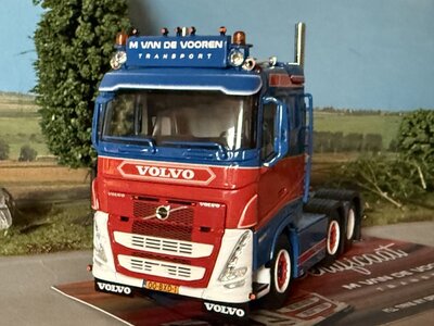 WSI WSI Volvo FH5 sleeper cab 6x2 twin steer M. VAN DE VOOREN TRANSPORT
