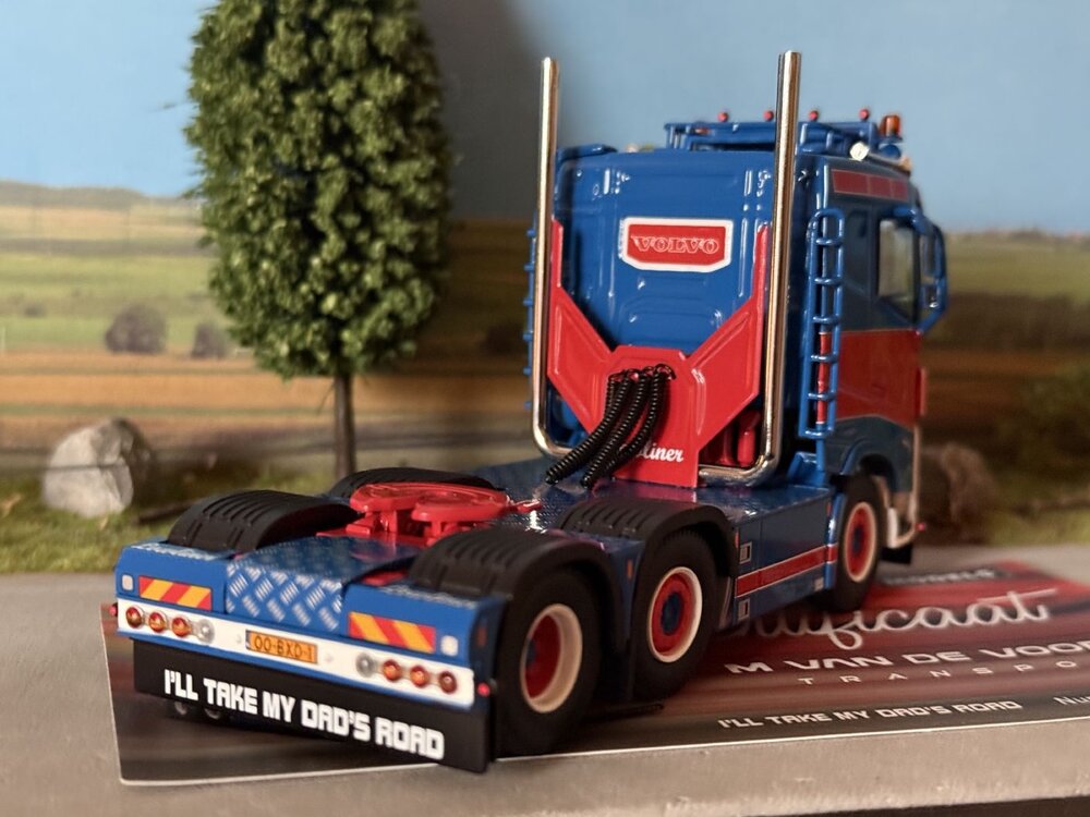 WSI WSI Volvo FH5 sleeper cab 6x2 twin steer M. VAN DE VOOREN TRANSPORT