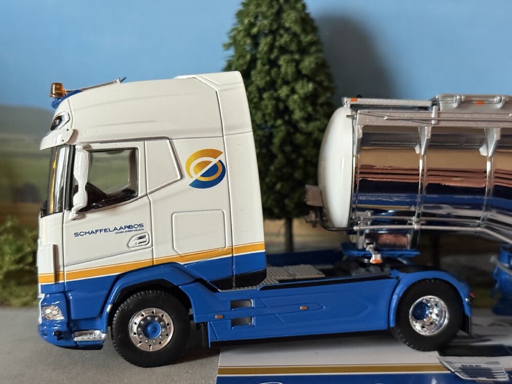 Tekno Tekno DAF XG+ with 3-axle tank trailer SCHAFFELAARBOS
